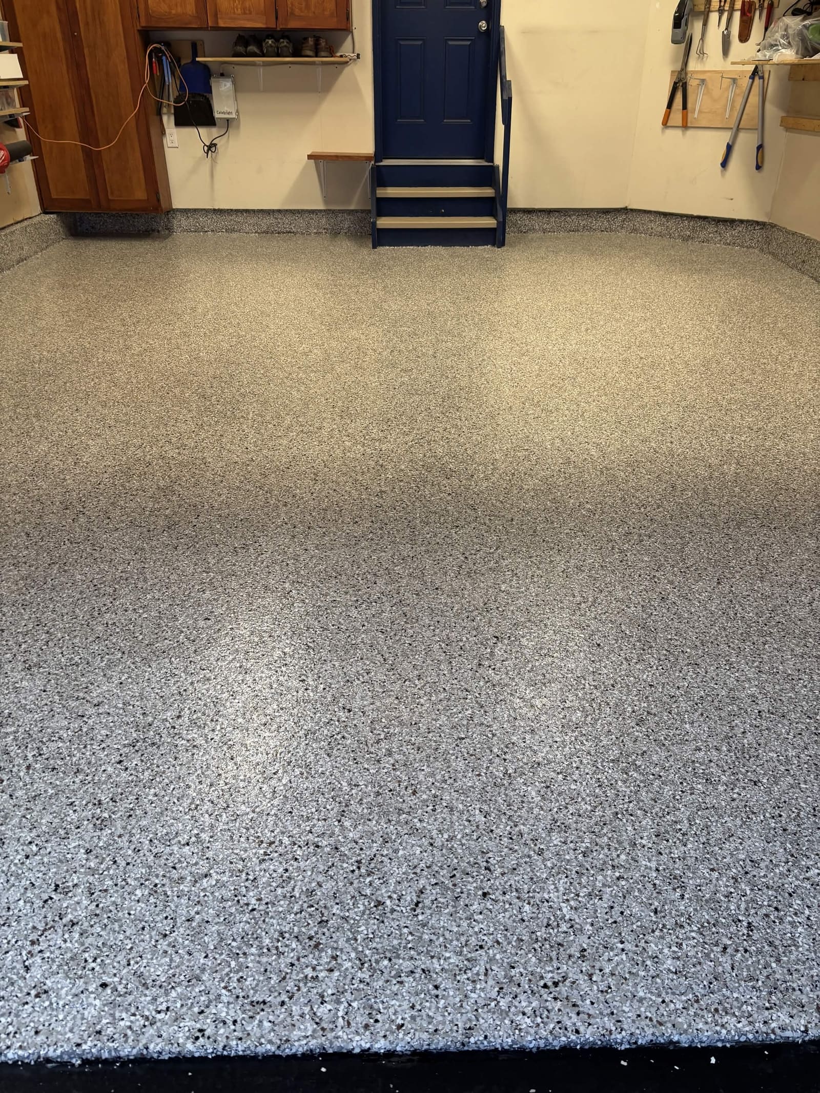 Decorative flake garage